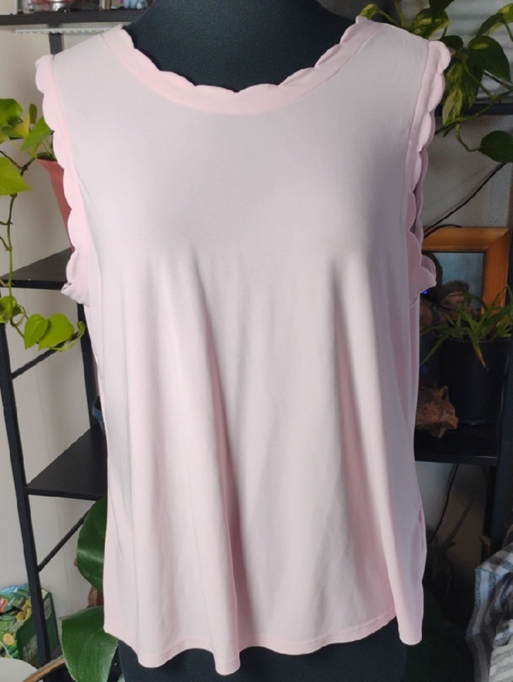 Kasper Light Pink Scallop-Edge Sleeveless Tank